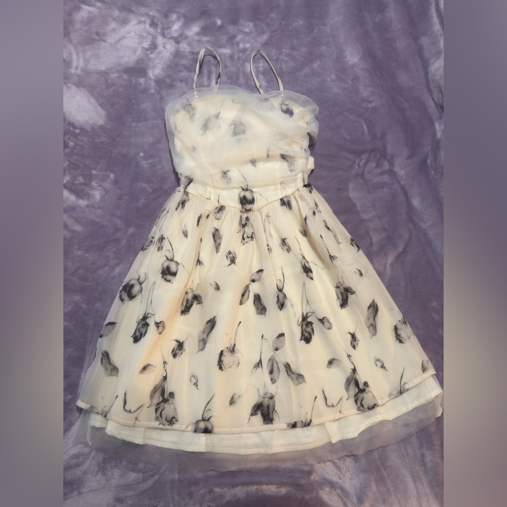 Elegant Floral spaghetti strap dress with mesh and ribbon